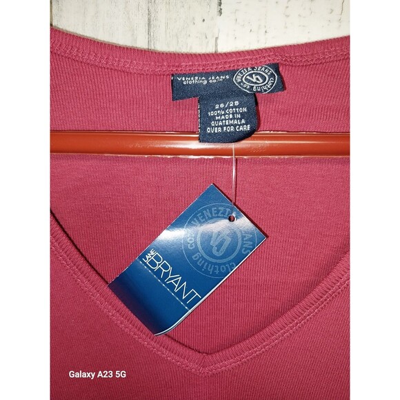 Venezia 26/28 Red V Neck Short Sleeve Tee NWT - Picture 4 of 6